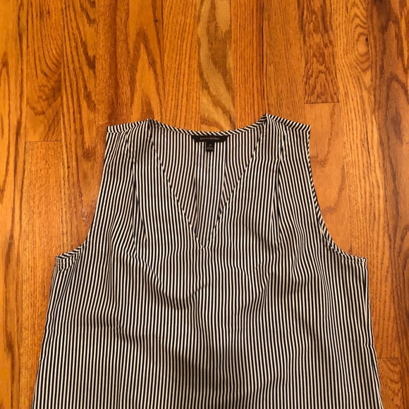 Banana Republic navy and white striped v-neck top - Picture 2 of 3